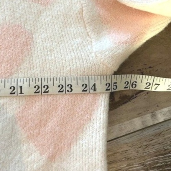 Vince Camuto Pink Heart Knit Sweater Womens Pearl Embellished Medium Valentine - Picture 9 of 11